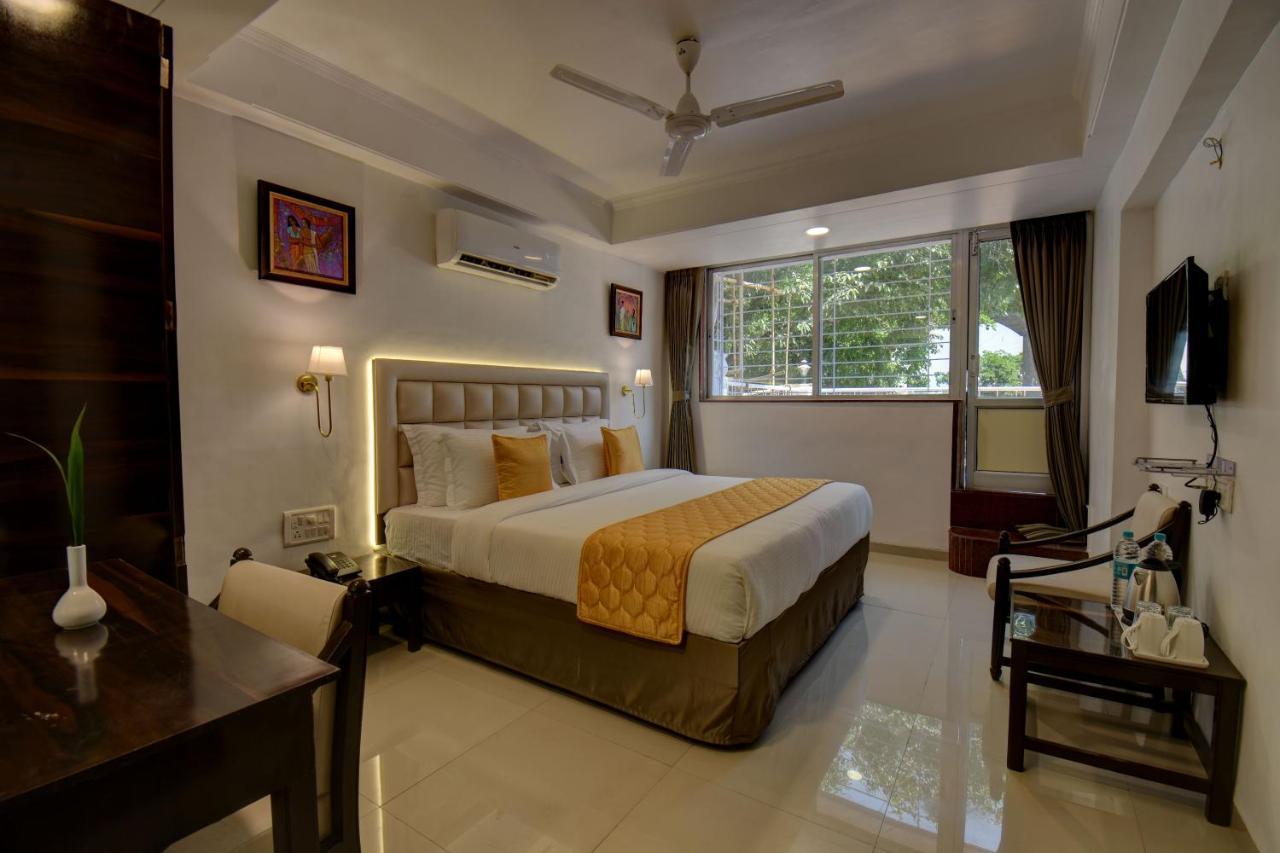 Elite Hotel Lonavala Ngoại thất bức ảnh