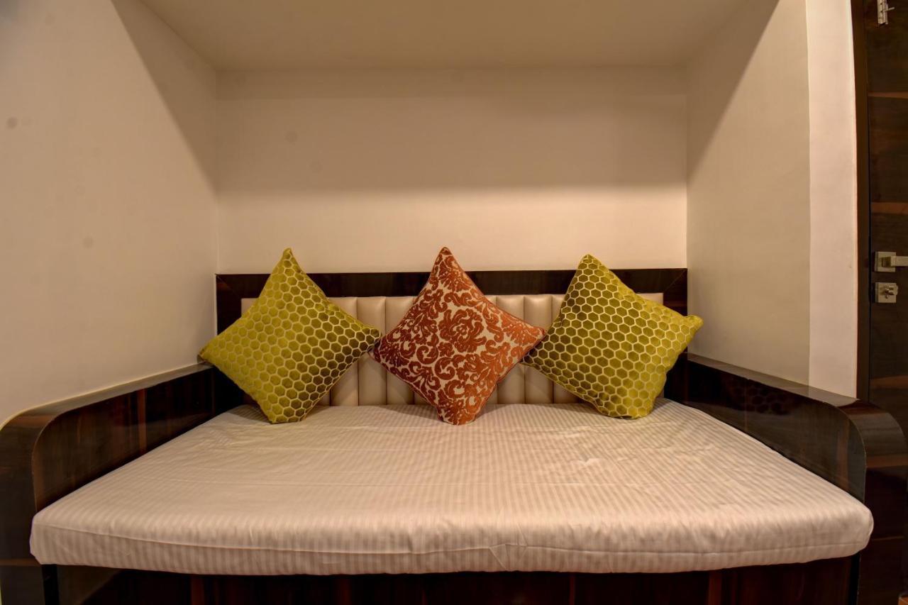 Elite Hotel Lonavala Ngoại thất bức ảnh
