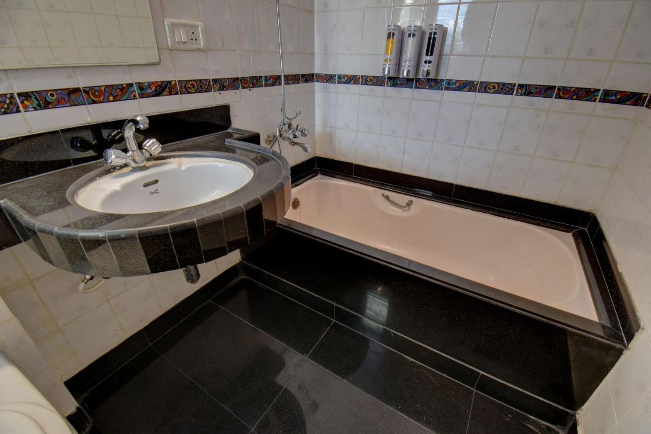 Elite Hotel Lonavala Ngoại thất bức ảnh