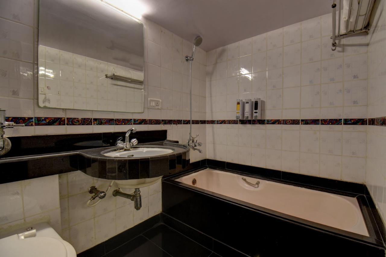 Elite Hotel Lonavala Ngoại thất bức ảnh