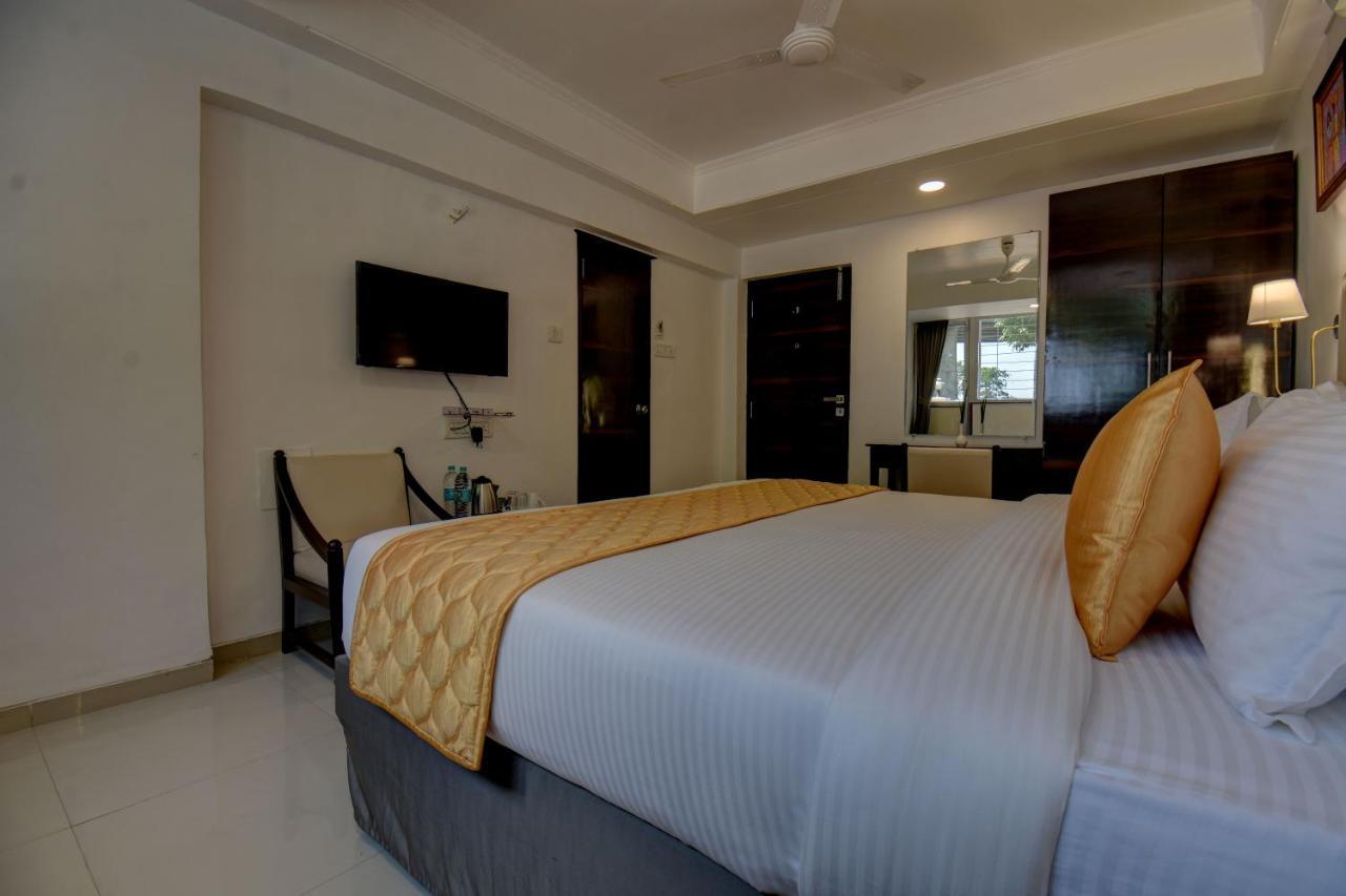 Elite Hotel Lonavala Ngoại thất bức ảnh