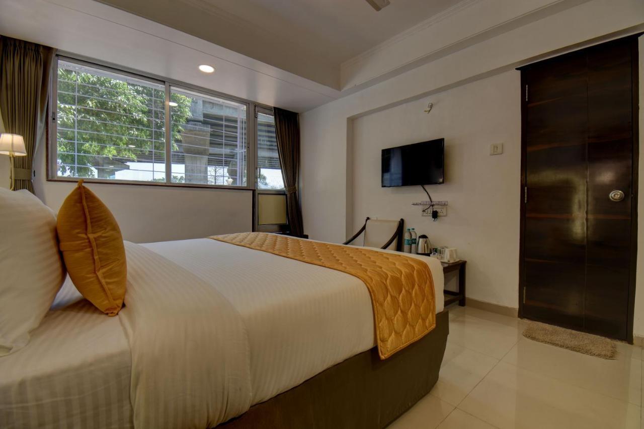 Elite Hotel Lonavala Ngoại thất bức ảnh